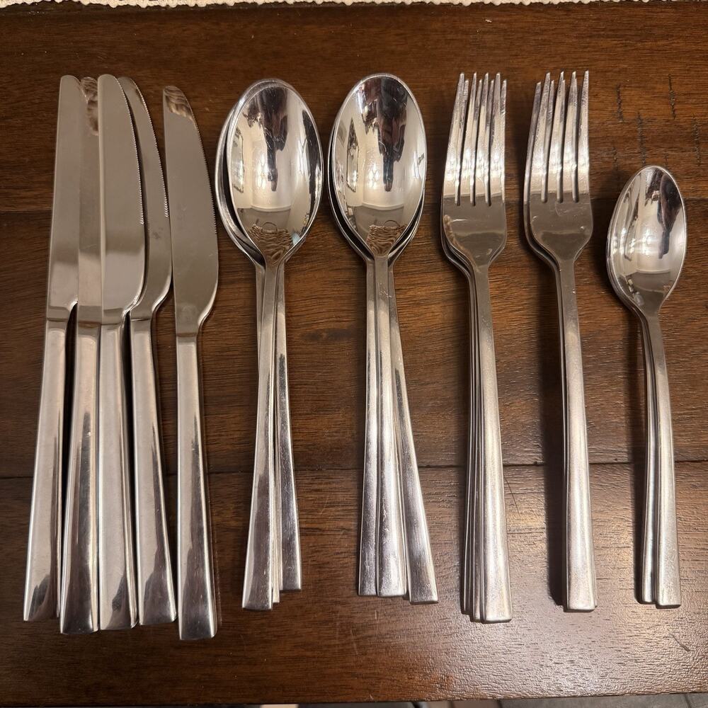 FOOD NETWORK Flatware CHIVE Lot 22 Pieces Stainless Cutlery Knives Spoons Forks